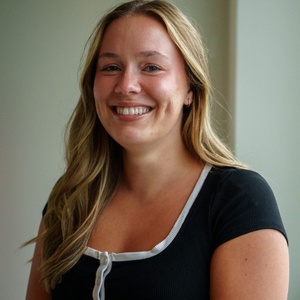 Émilie Dumont - Chargée de projet & Stratège Marketing